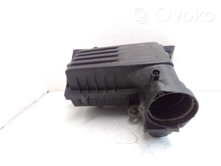 Volkswagen PASSAT B8 Caja del filtro de aire 5Q0129607AA