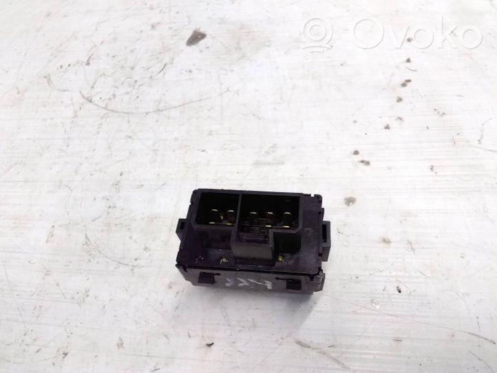 Subaru Forester SF Wing mirror switch 