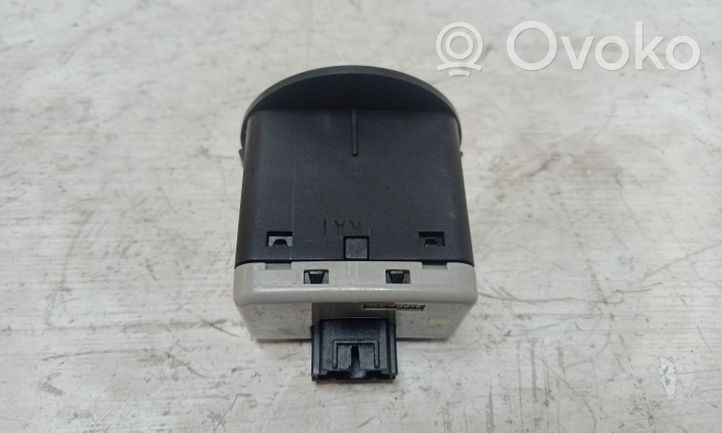 KIA Sportage Passenger airbag on/off switch 