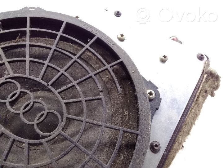 Audi A4 S4 B5 8D Altavoz subwoofer 8D9035381