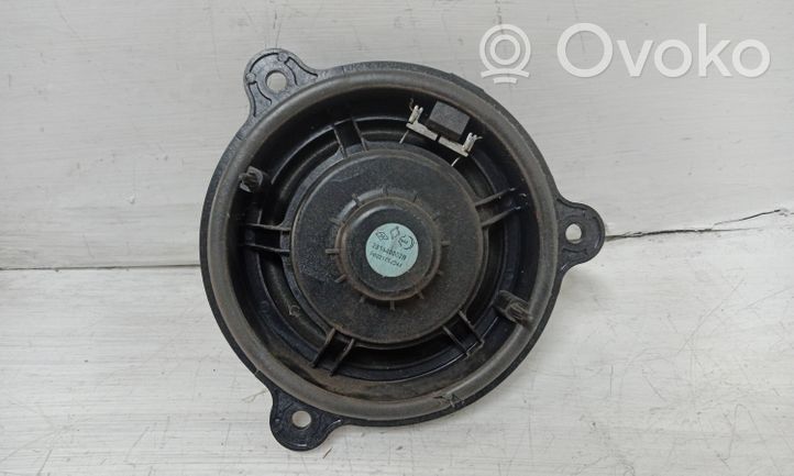 Renault Megane III Enceinte de porte arrière 281440002R