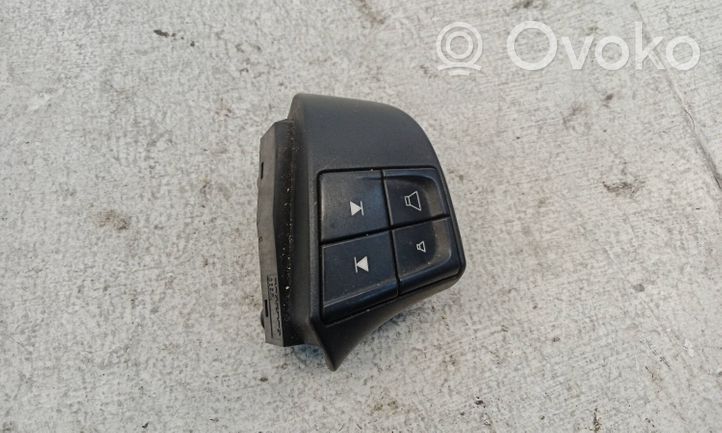 Volvo S40 Pulsanti/interruttori sul volante 30739641