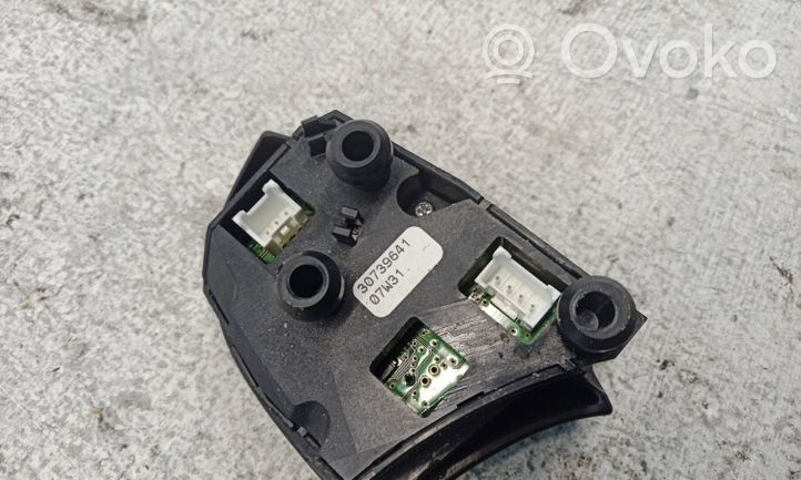 Volvo S40 Steering wheel buttons/switches 30739641