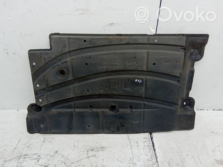 Toyota Prius (XW30) Couvre soubassement arrière 5816747030