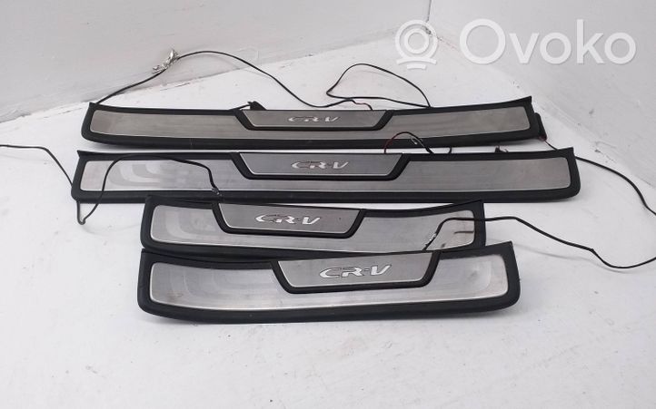 Honda CR-V Front sill trim cover 213080814