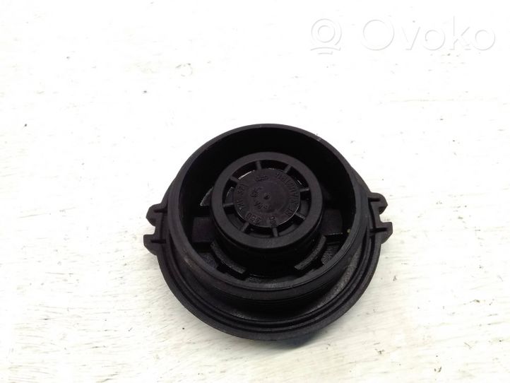 Volkswagen PASSAT CC Vase d'expansion / bouchon de réservoir de liquide de refroidissement 3C0121321