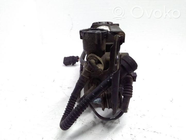 Volkswagen Touareg I Compresseur / pompe à suspension pneumatique 4F0616005B