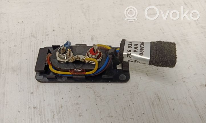 Volkswagen Touareg I Câble adaptateur AUX 7L6035724