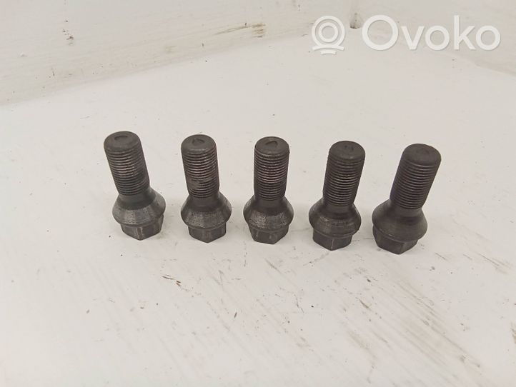 BMW 5 GT F07 Nuts/bolts 