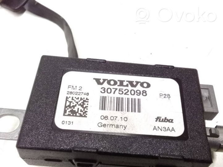 Volvo XC90 Antenos stiprintuvas 30752098