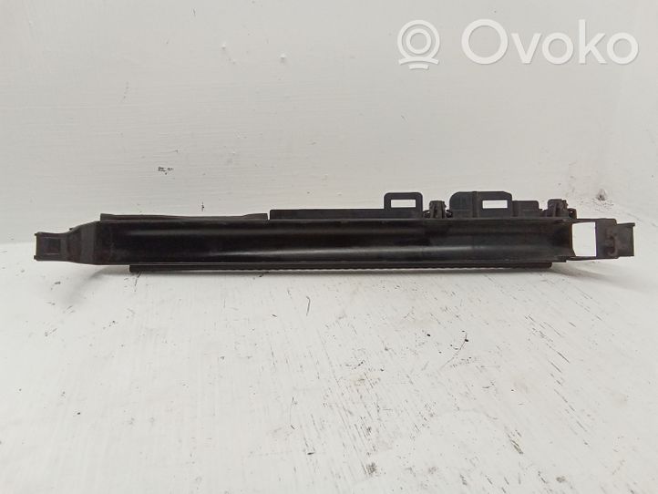 Mercedes-Benz C W204 Staffa di montaggio del radiatore 0477902913