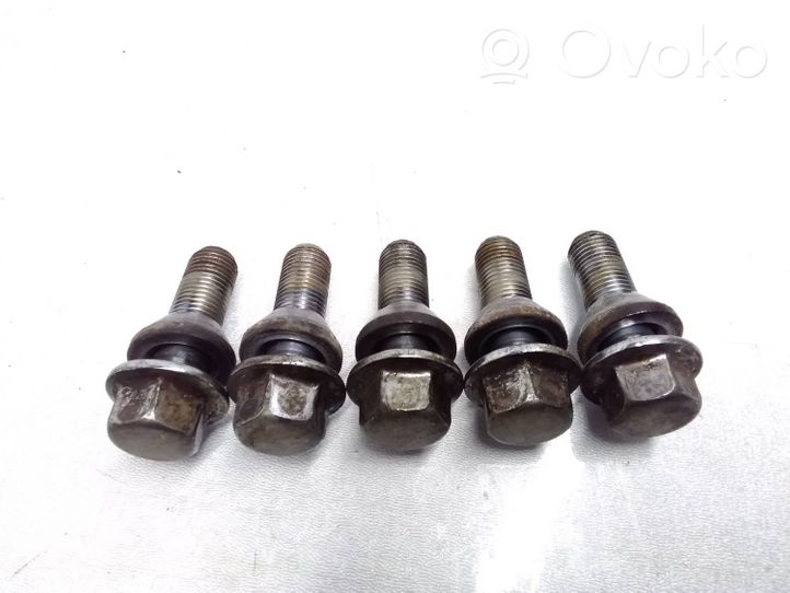 Volvo XC60 Nuts/bolts 