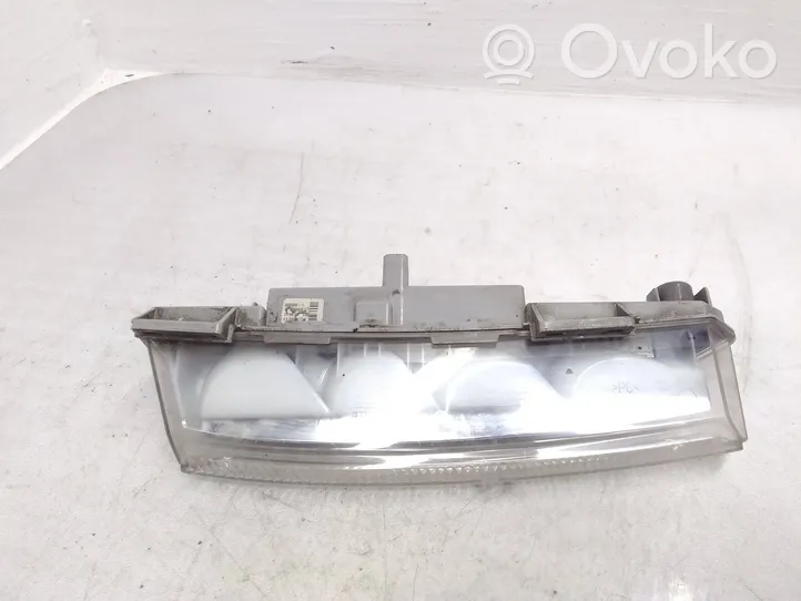 Mercedes-Benz B W246 W242 LED-päiväajovalo A2049069100