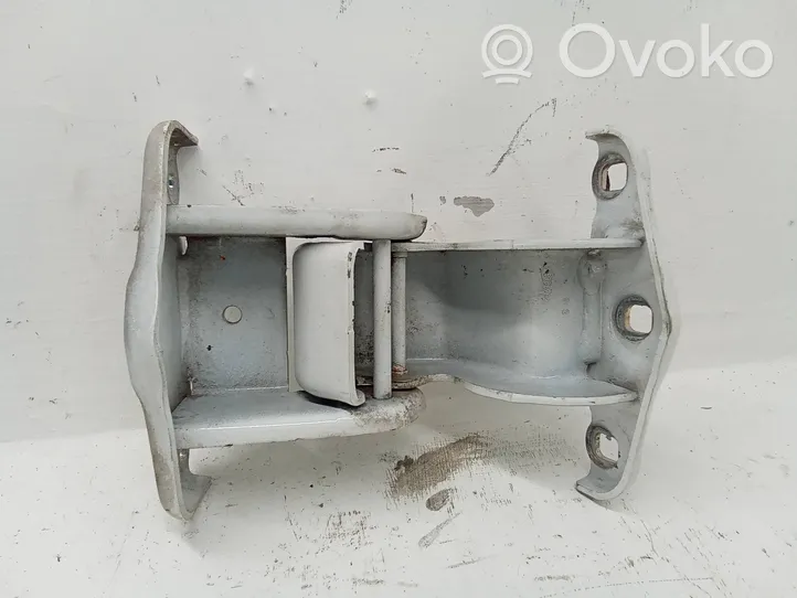 Opel Vivaro Charnière inférieure de porte battante arrière 93867626