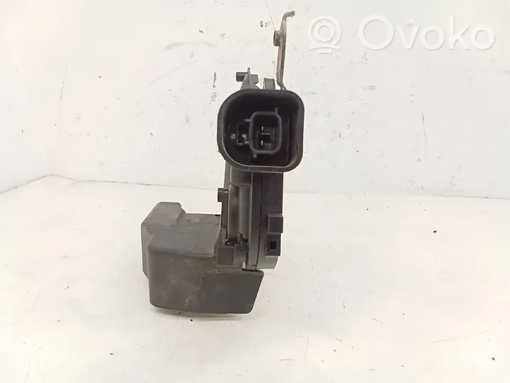 Toyota Corolla Verso E121 Front door lock 