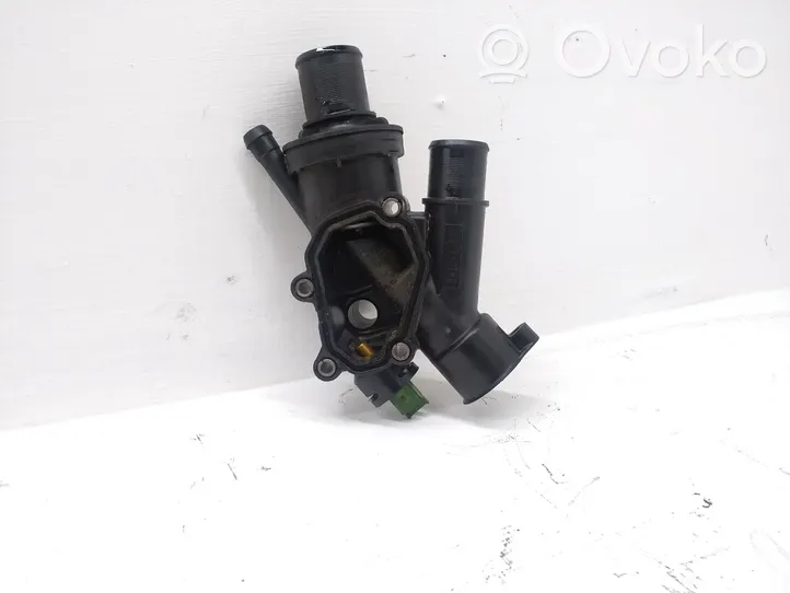 Ford Kuga I Boîtier de thermostat / thermostat 9682141580