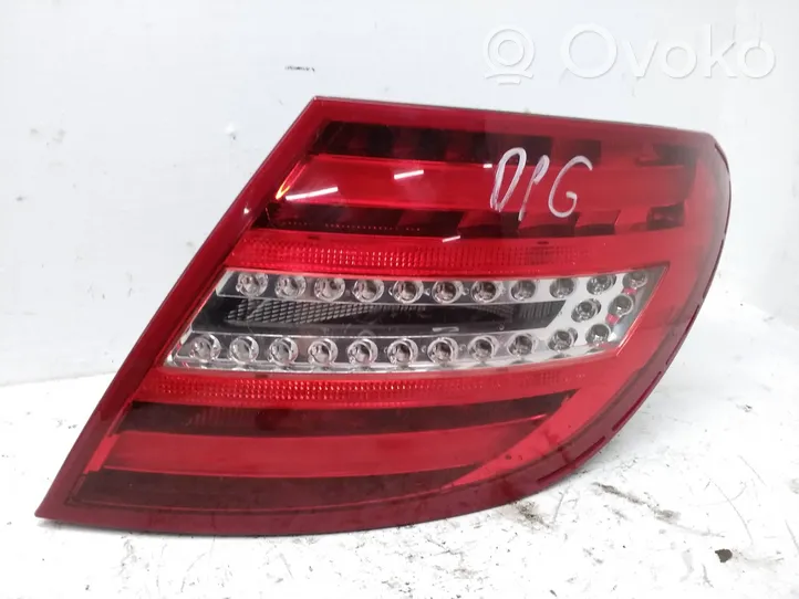 Mercedes-Benz C W204 Luci posteriori 2049060503