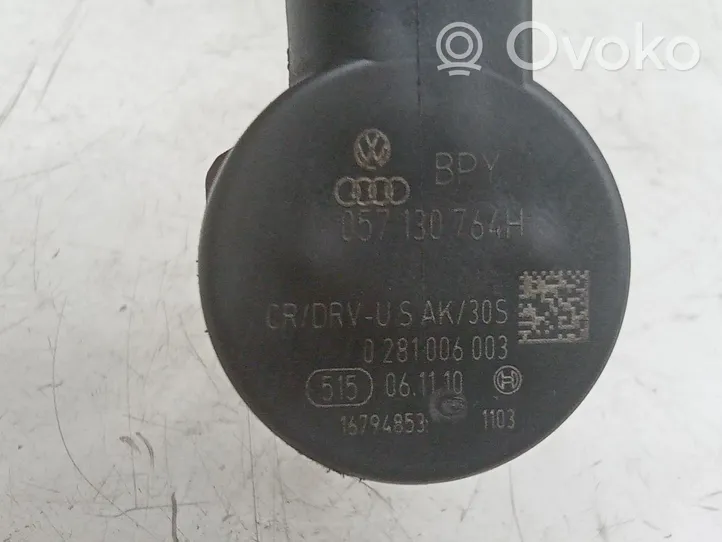 Volkswagen Tiguan Regulator ciśnienia paliwa 057130764H