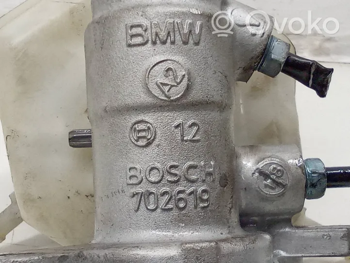 BMW 3 F30 F35 F31 Главный тормозной цилиндр 702619