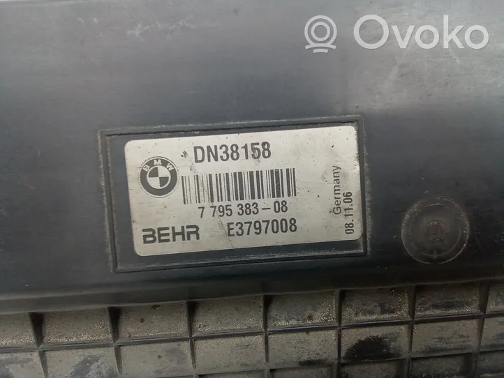 BMW 7 E65 E66 Radiatoru paneļa apakšējā daļa (televizora) 7795383