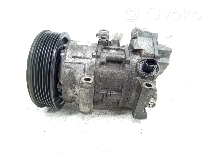 Toyota Avensis T250 Ilmastointilaitteen kompressorin pumppu (A/C) 4472209399