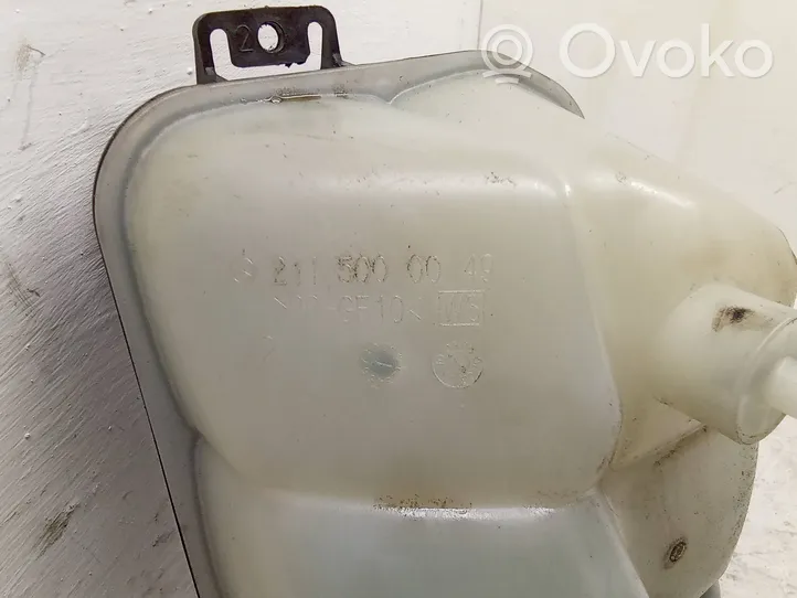 Mercedes-Benz CLS C219 Coolant expansion tank/reservoir 2115000049