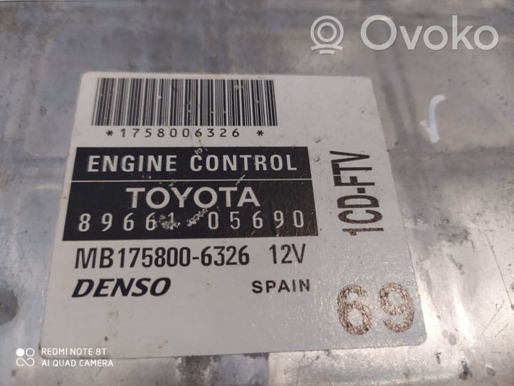 Toyota Avensis T250 Moottorin ohjainlaite/moduuli 8966105690