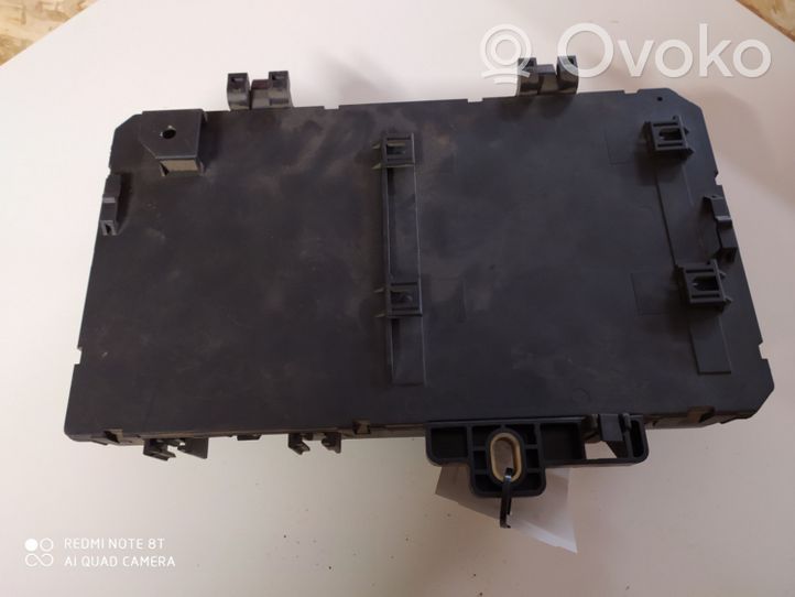 Opel Astra H Module de fusibles 13115937