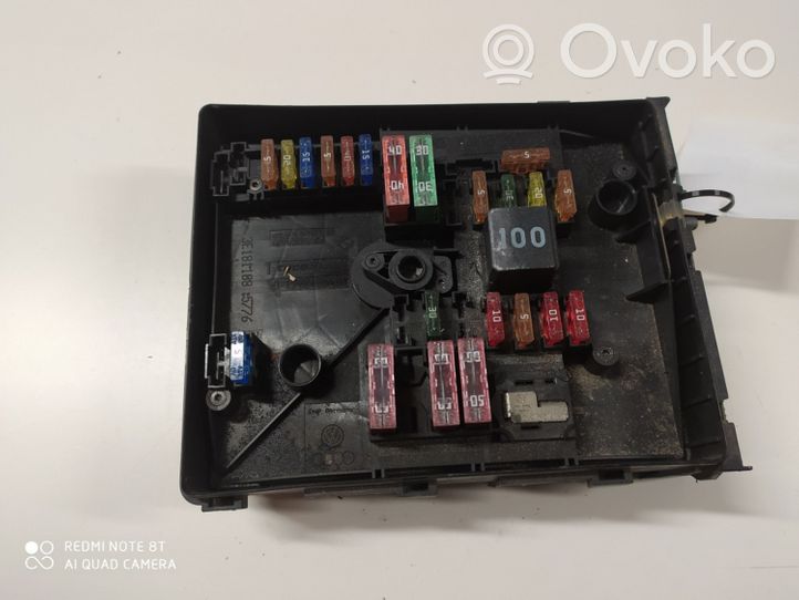 Volkswagen Golf VI Module de fusibles 494619090