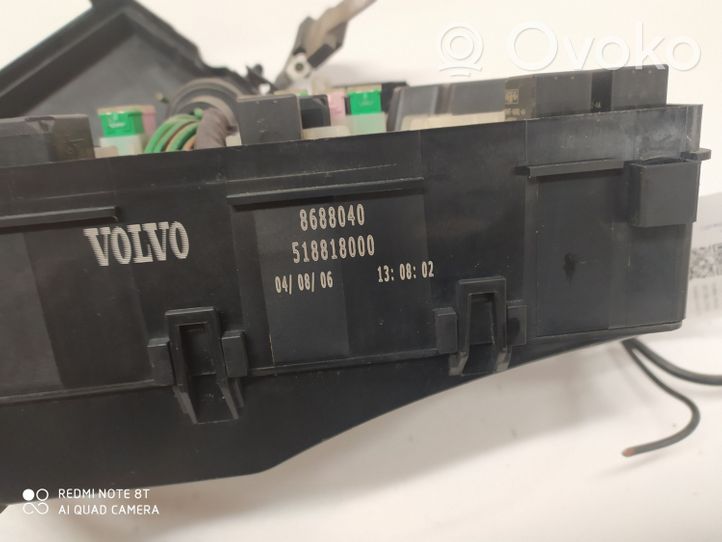 Volvo V50 Ramka / Moduł bezpieczników 8688040