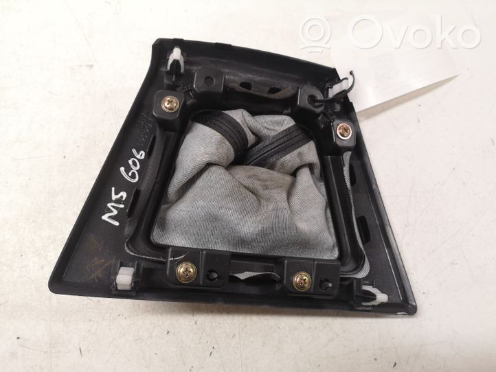 Mazda 5 Revêtement pommeau de levier de vitesses cuir CC2964341