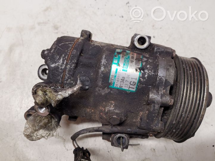 Opel Corsa C Compresseur de climatisation 13106850