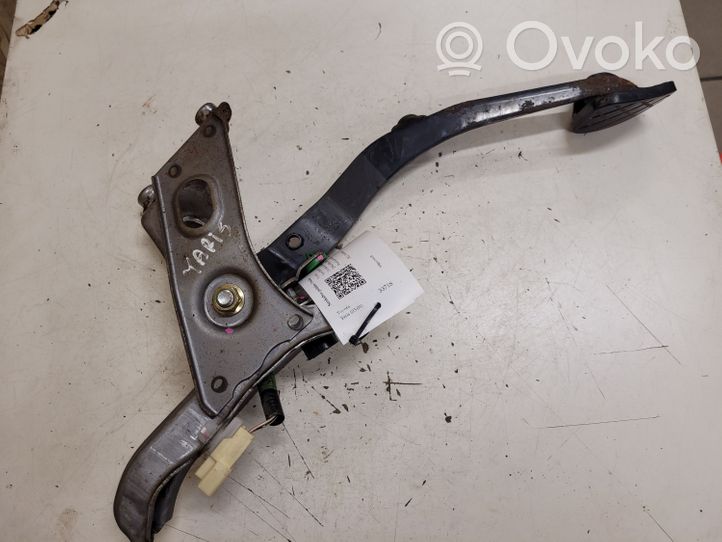 Toyota Yaris Clutch pedal 