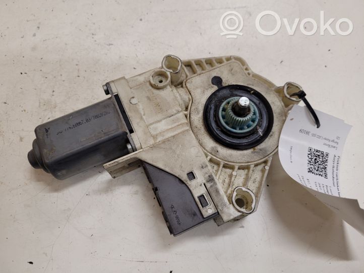 Land Rover Range Rover Sport L320 Moteur de lève-vitre de porte avant CUR000141