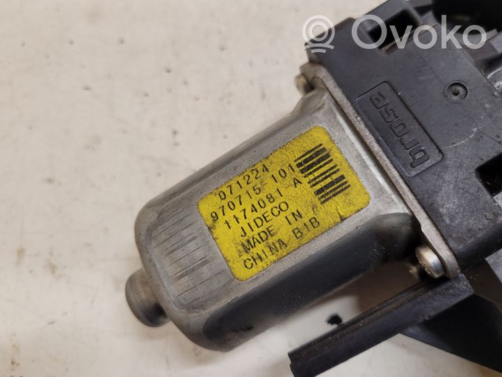 Volvo V70 Moteur de lève-vitre de porte arrière 071224