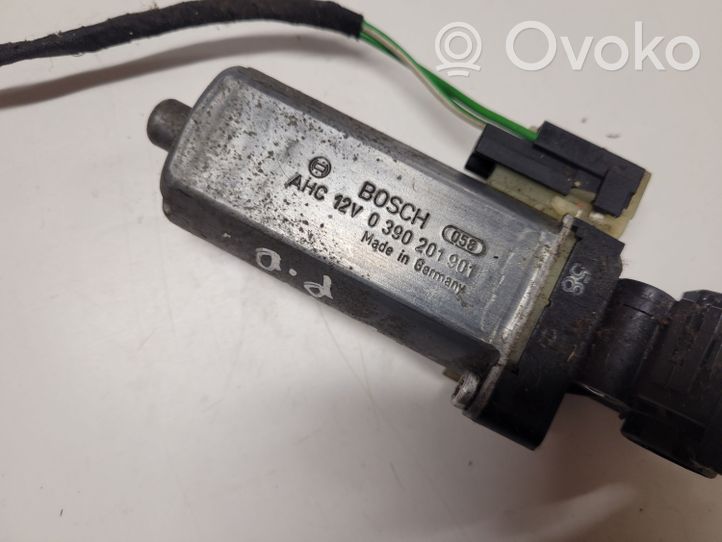 Saab 9-5 Moteur de réglage de siège 0390201901