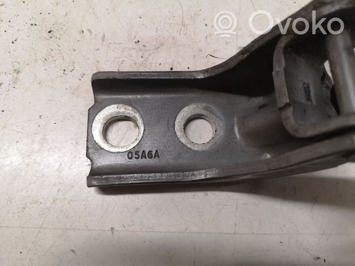 Jaguar S-Type Front door lower hinge 05A6A