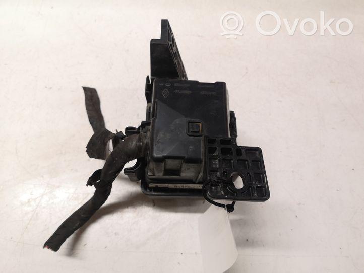 Renault Scenic III -  Grand scenic III Relay mounting block 243820003R