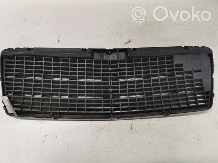 Mercedes-Benz E W210 Griglia anteriore 2108880023