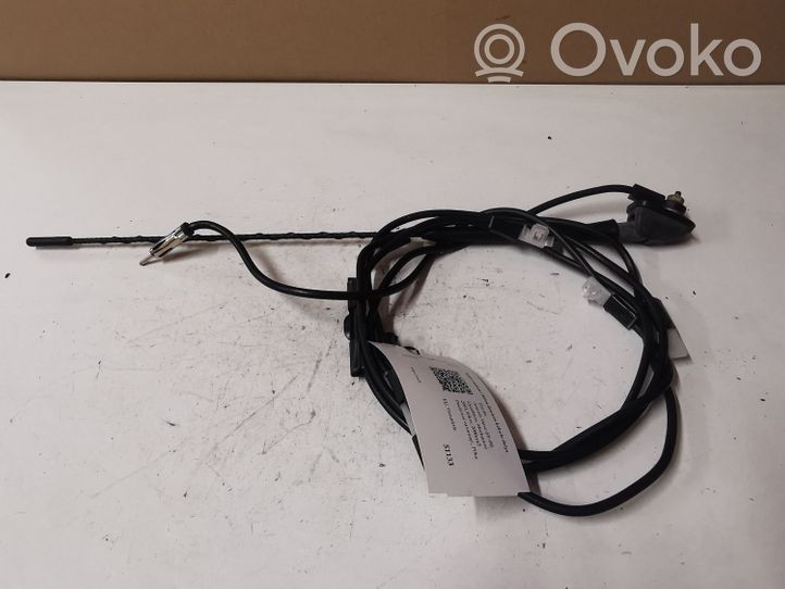 Toyota Avensis Verso Radion antenni 5P330B