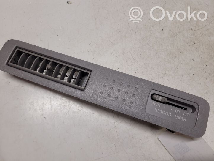 Toyota Avensis Verso Grille d'aération arrière 6361044050