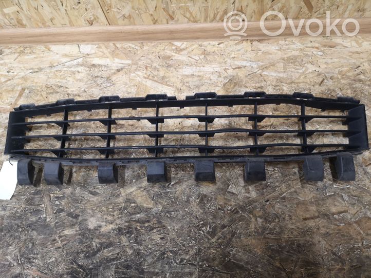 Renault Megane II Grille inférieure de pare-chocs avant 8200412379