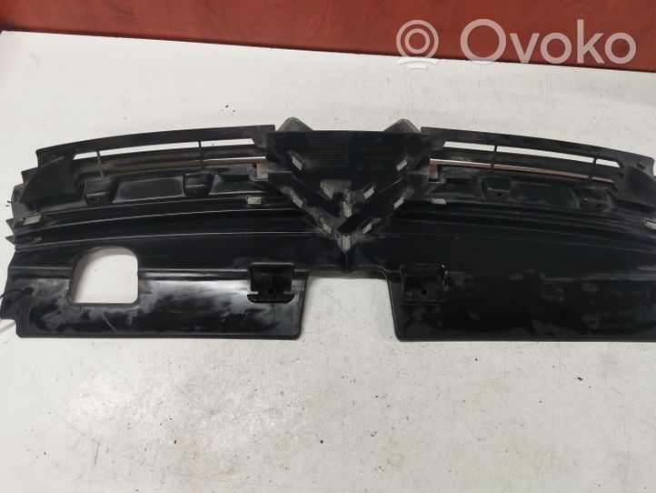 Citroen C5 Etupuskurin ylempi jäähdytinsäleikkö 9636751980