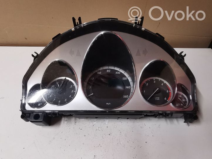 Mercedes-Benz E W212 Tachimetro (quadro strumenti) A2C53299345