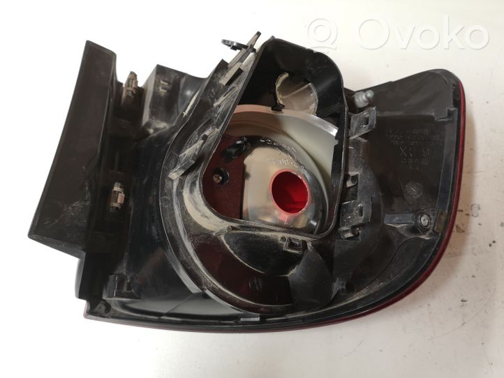 Volkswagen Touareg I Lampa tylna 28258002