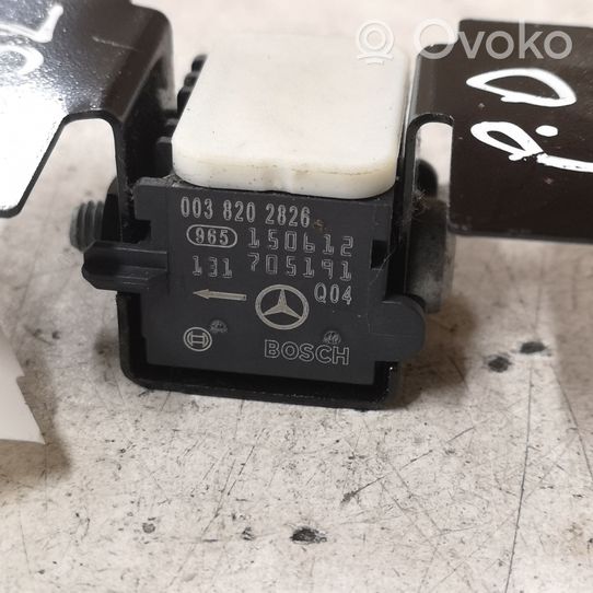 Mercedes-Benz Vito Viano W639 Sensore d’urto/d'impatto apertura airbag 0038202826