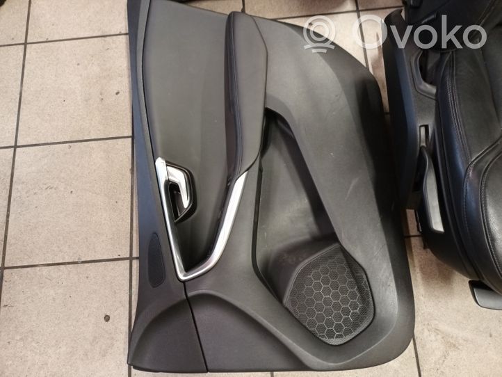 Volvo V40 Set di rivestimento sedili e portiere 