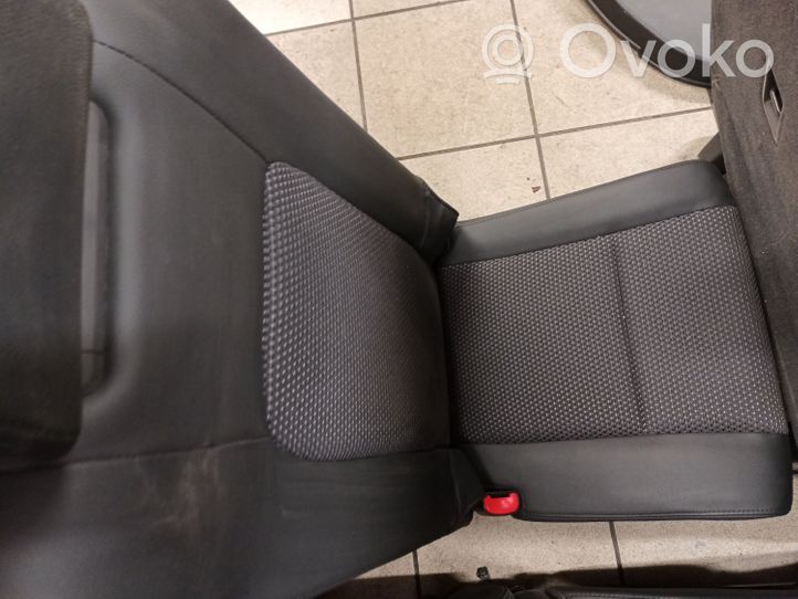 Chevrolet Captiva Garnitures, kit cartes de siège intérieur avec porte 