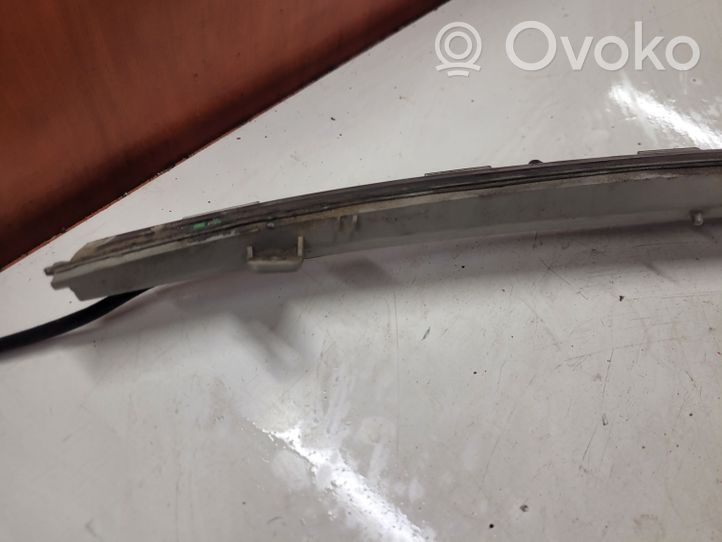 Mercedes-Benz E W211 Luce d’arresto centrale/supplementare A2118201656