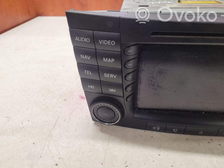 Mercedes-Benz E W211 Panel / Radioodtwarzacz CD/DVD/GPS A2118203297001